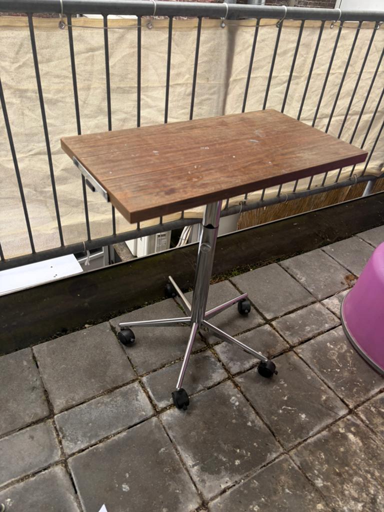 verstelbaar, rolbaar buizenframe tafeltje, Ophalen, Gebruikt