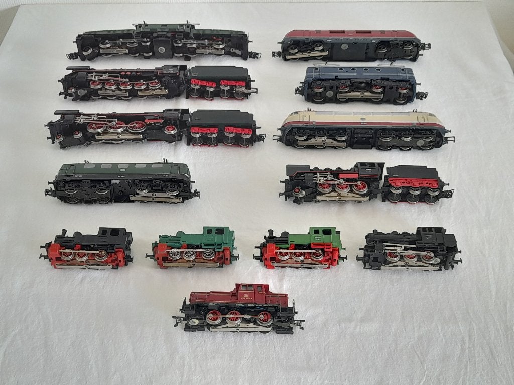 MARKLIN H0 13 LOCOMOTIEVEN MET 3015(MIST ONDERDEEL), Wisselstroom, Gebruikt, Locomotief, Analoog