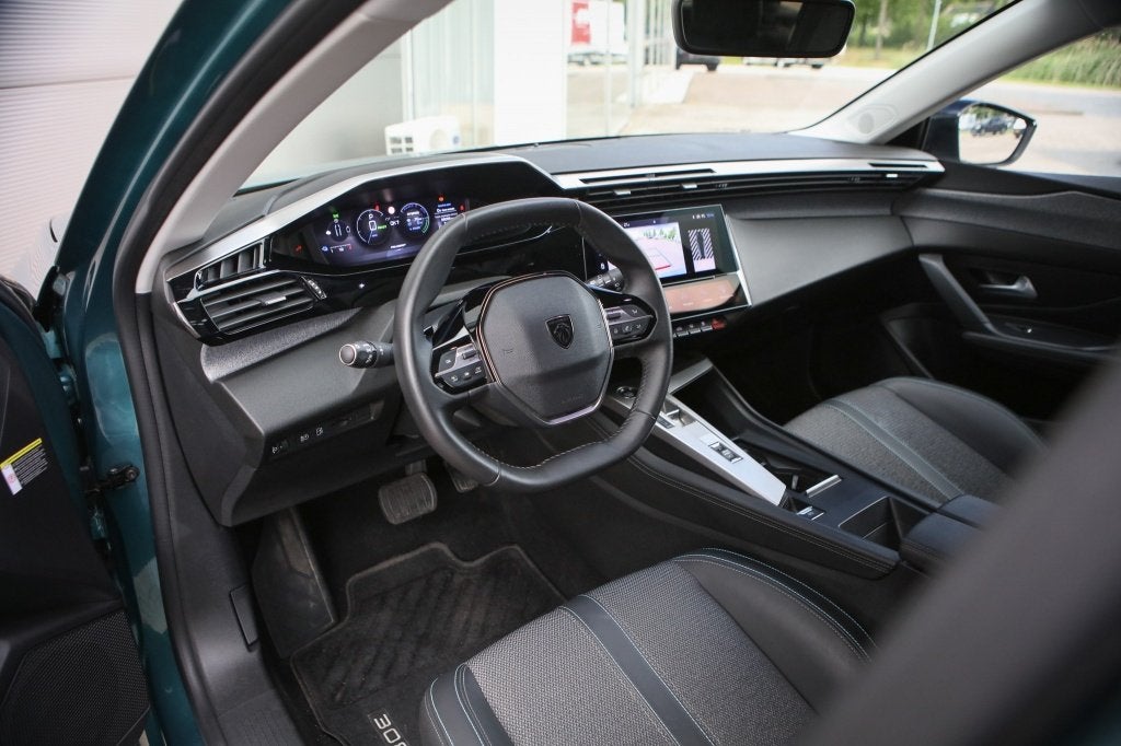 Peugeot 308 SW 1.6 PHEV 180 Allure (bj 2024, automaat), Auto's, Gebruikt, Euro 6, 4 cilinders, 150 pk