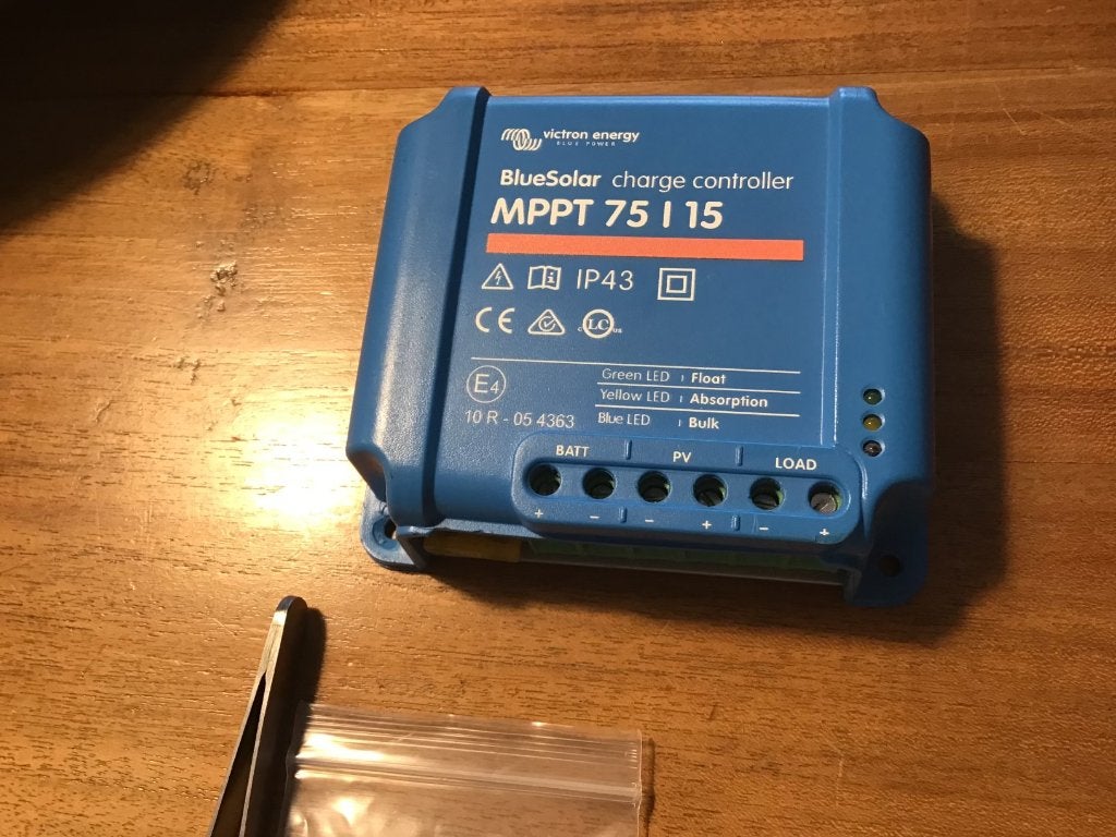 Victron  BlueSolar ladercontroller  75/15, Ophalen of Verzenden, Gebruikt