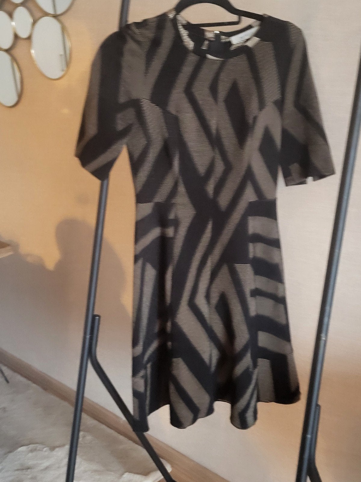 Elegant jurkje met geometrisch patroon, Zwart, Zo goed als nieuw, Knielengte, Marella