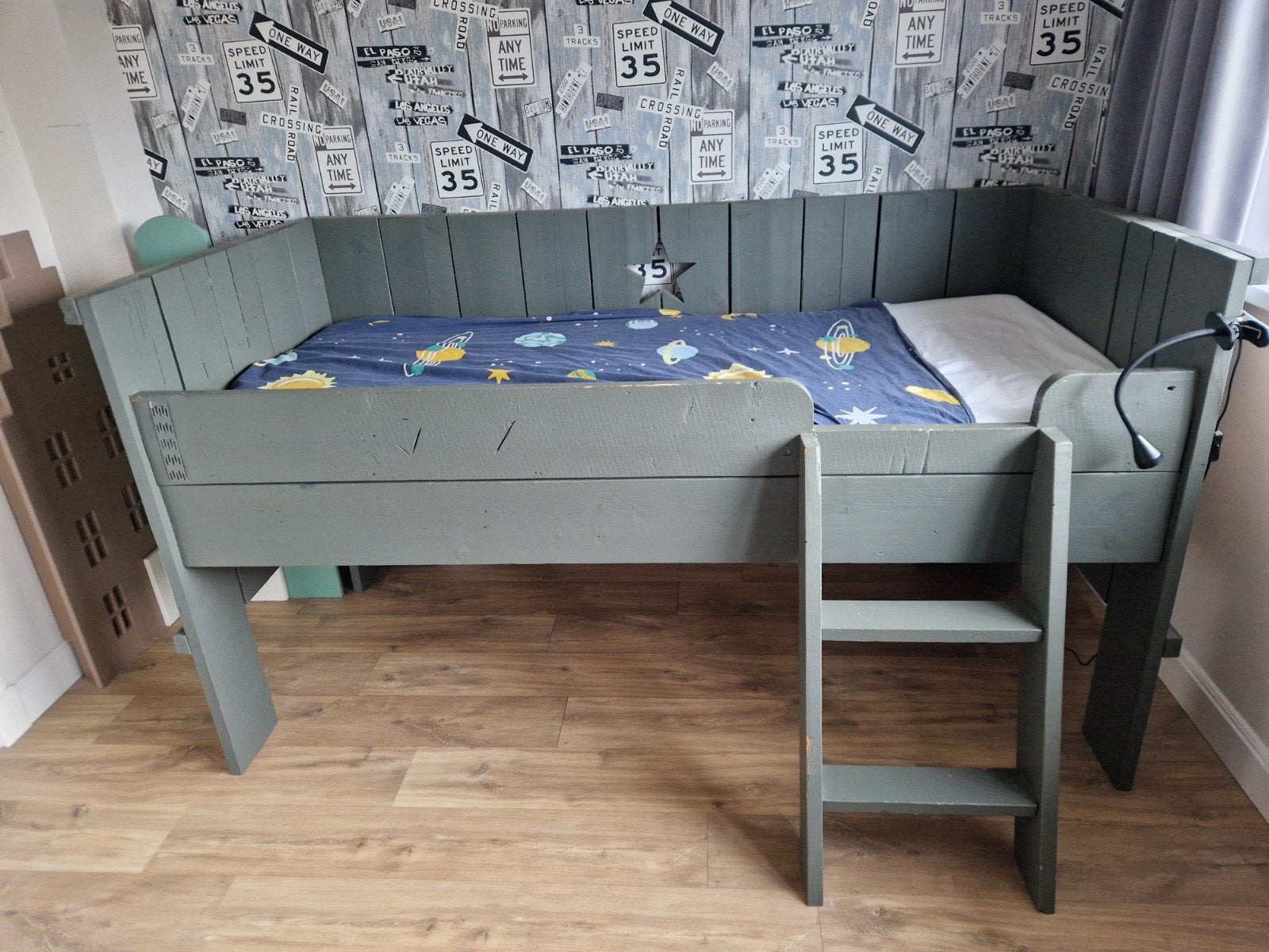 Steigerhouten hoogslaper, Ophalen, Halfhoogslaper