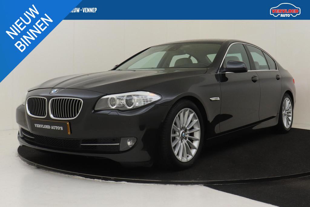 BMW 5-SERIE 523i HIGH EXECUTIVE -HIFI|360°CAM|SOFTCLOSE|MEM, Auto's, BMW, Euro 5, Achterwielaandrijving, Gebruikt, 2000 kg