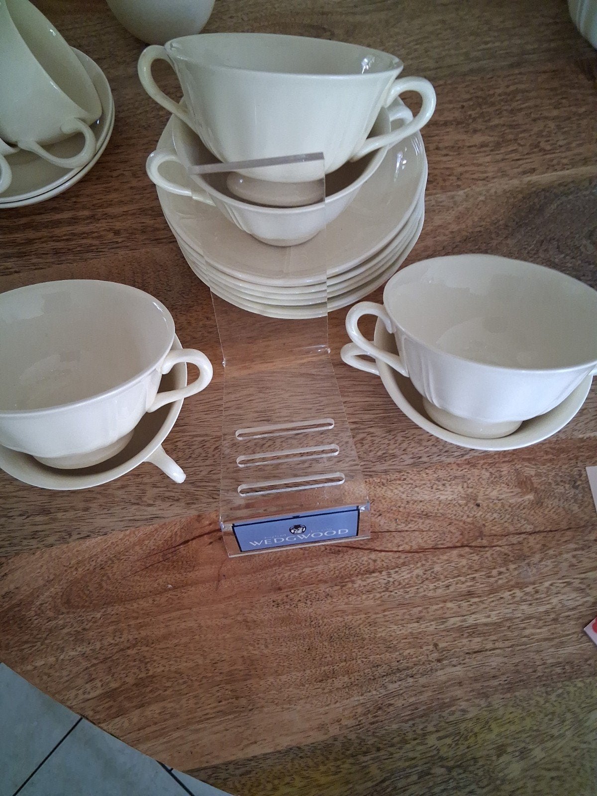 Wedgwood Queens Plain SOEPKOMMEN met Schotels zgan, Huis en Inrichting, Keuken | Servies, Ophalen of Verzenden, Zo goed als nieuw