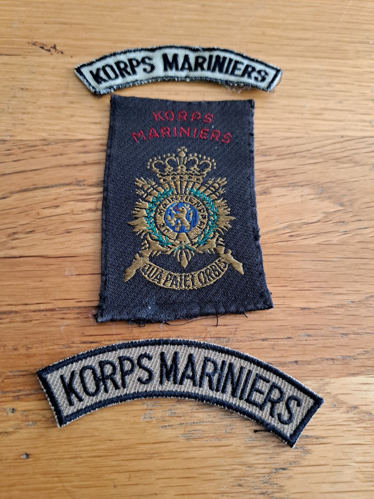 Set Korps Mariniers emblemen., Verzamelen, Militaria | Algemeen, Ophalen of Verzenden, Marine, Nederland, Embleem of Badge