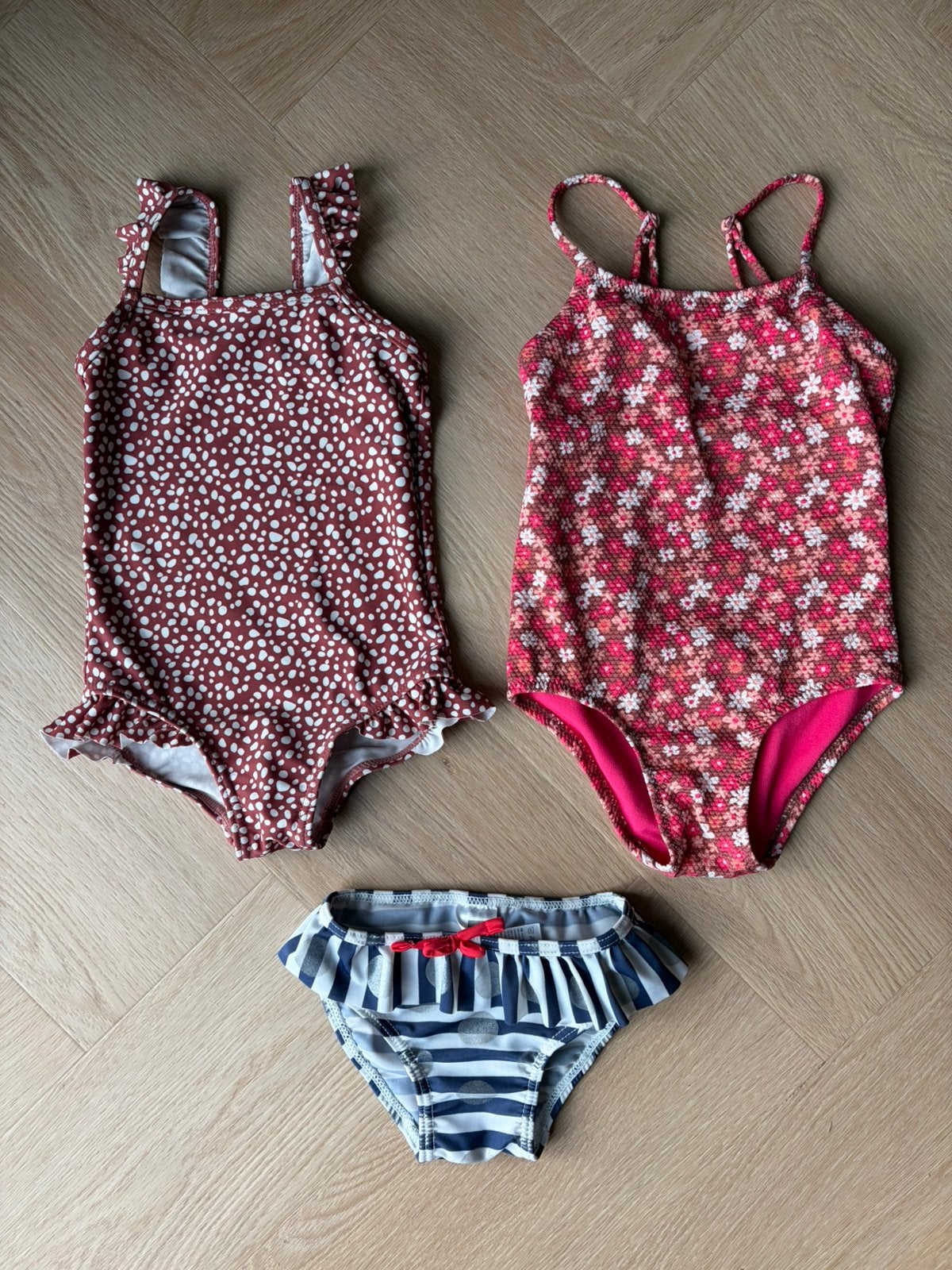Zwempakken meisje maat 74/80, Kinderen en Baby's, Babykleding | Baby-zwemkleding, Ophalen, Meisje, Badpak, Zo goed als nieuw
