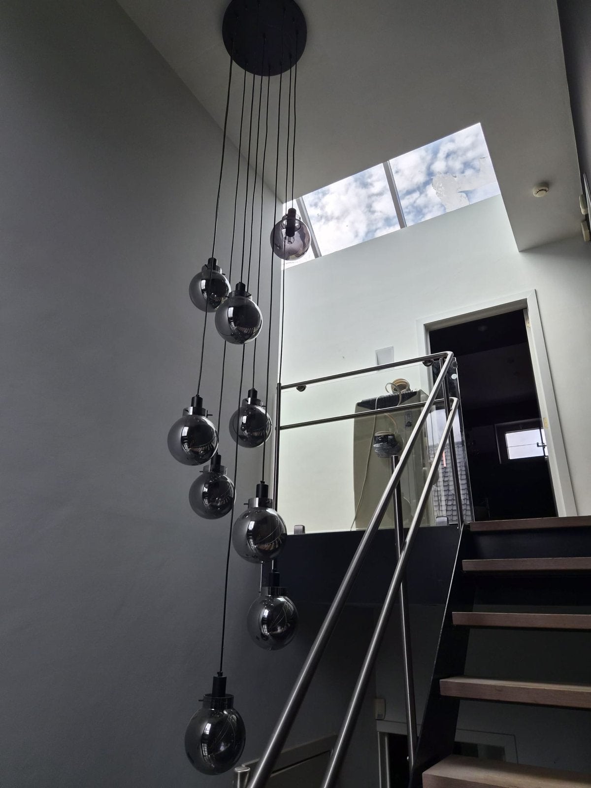 Moderne hanglamp met 9 glazen bollen, Huis en Inrichting, Lampen | Hanglampen, Ophalen, Zo goed als nieuw, Glas, E14 (klein)