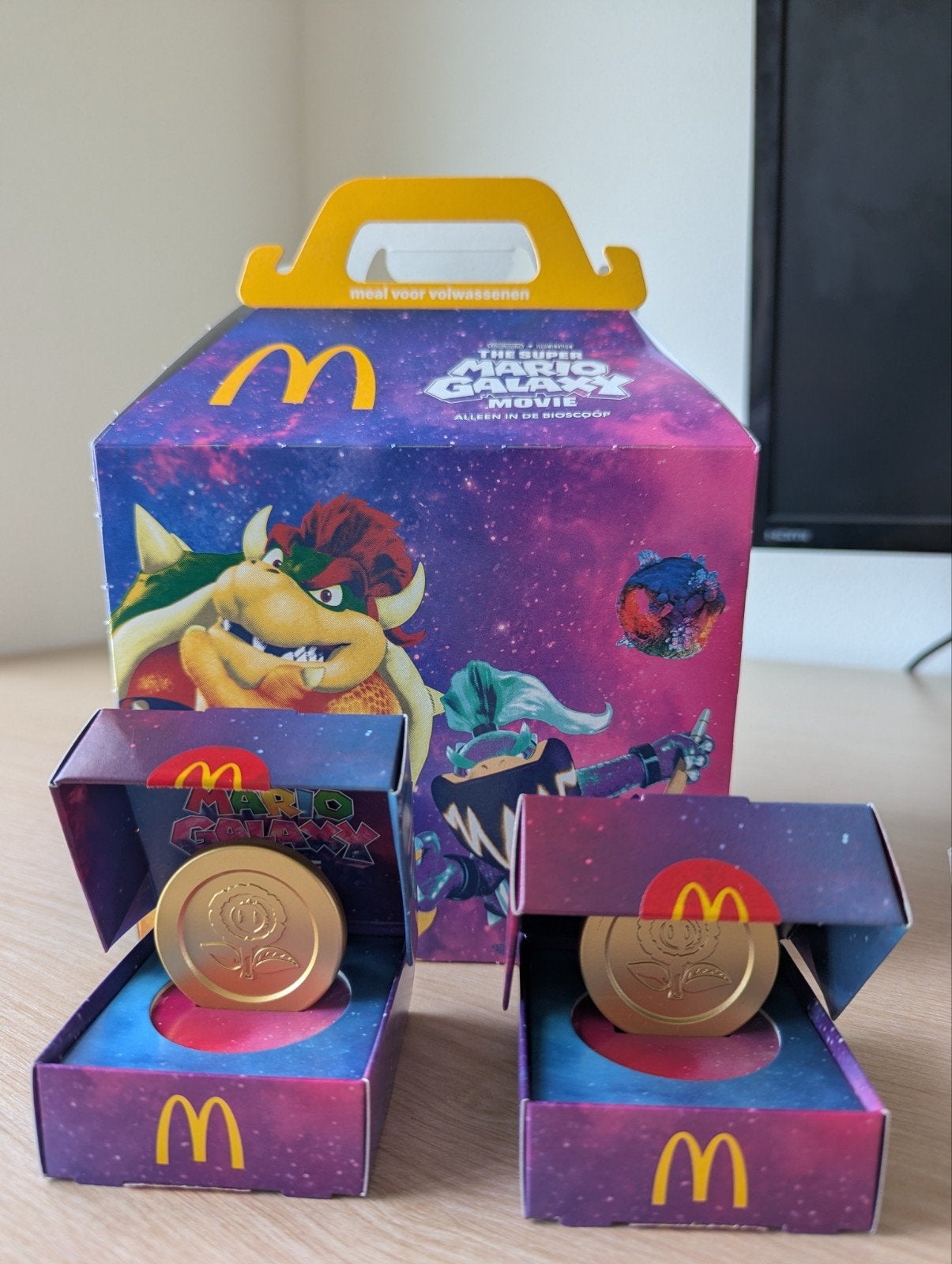 McDonald's Super Mario Galaxy Movie Happy Meal Box + Munten, Ophalen of Verzenden, Nieuw, Jongen of Meisje