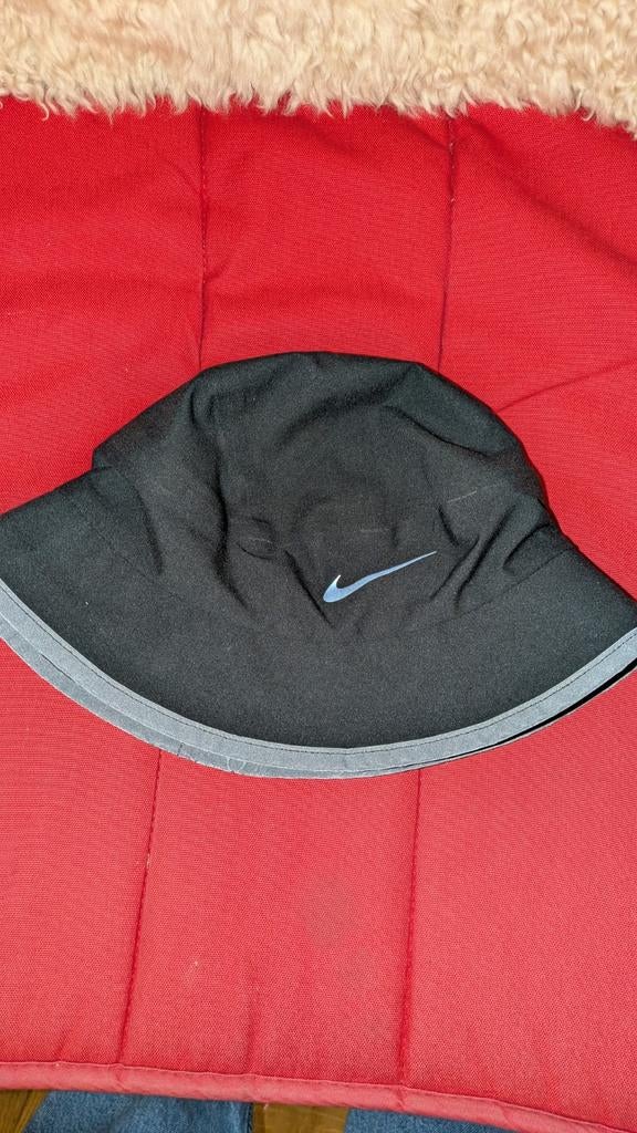 Nike Storm-FIT Bucket Hat - Zwart, Hoed, Nike, Zo goed als nieuw, One size fits all