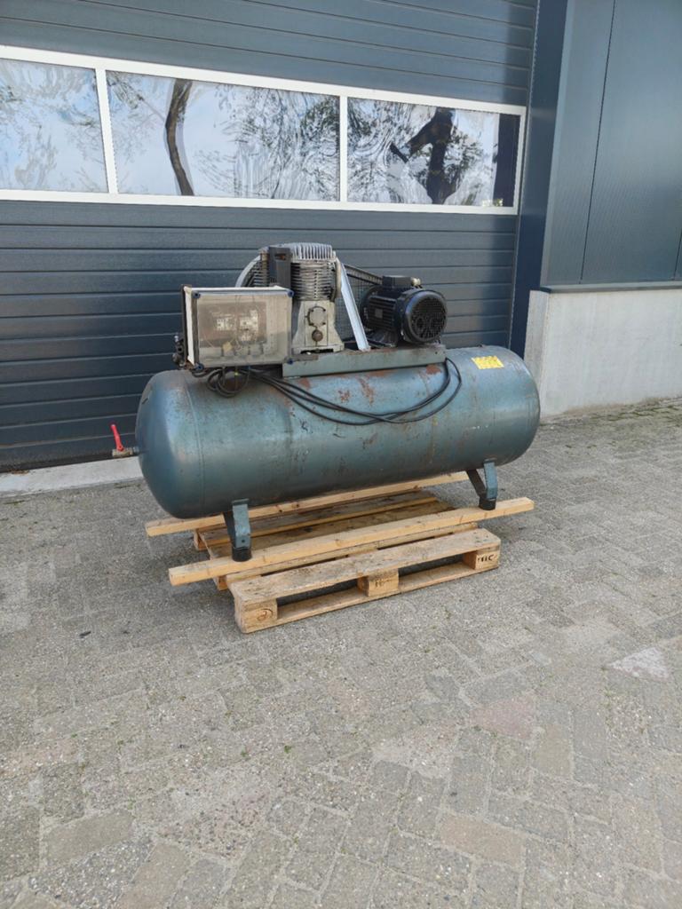 Compressor met werk, Minder dan 25 liter, Ophalen of Verzenden, Minder dan 200 liter/min