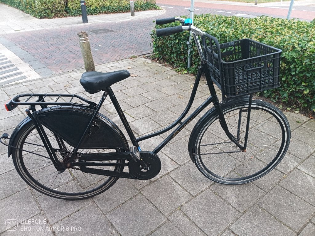 Zwarte damesfiets 26 inch met mandje en bagagedrager, Terugtraprem, Versnellingen, Ophalen, Overige merken
