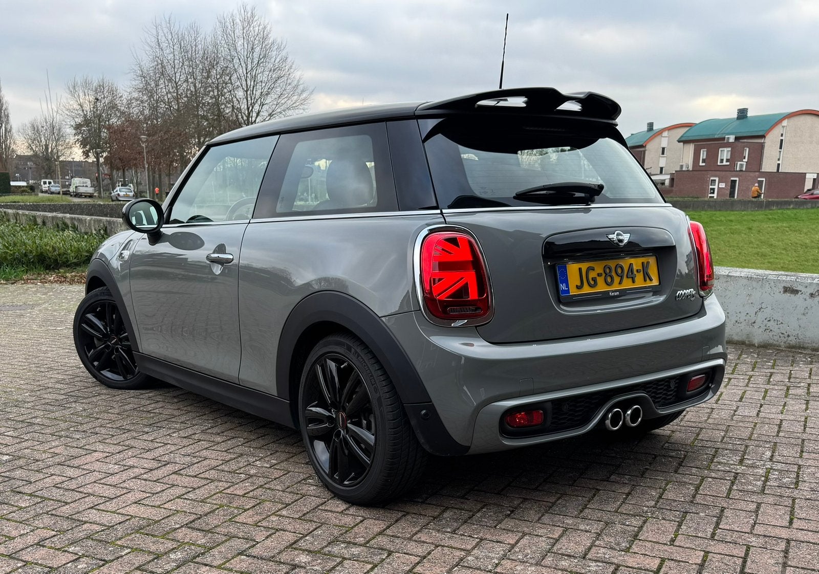 Mini Cooper S 2.0 Chili Full Option i.z.g.st. (1e Eigenaar), Auto's, Zwart, Parkeerassistent, Leder, Particulier