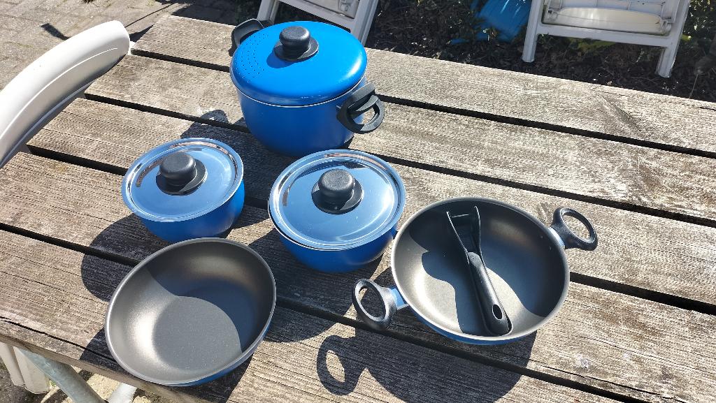 camping pannenset, Ophalen, Zo goed als nieuw