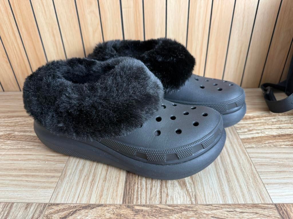 Crocs furever crush zwart maat 39/40, Ophalen of Verzenden, Zo goed als nieuw, Zwart