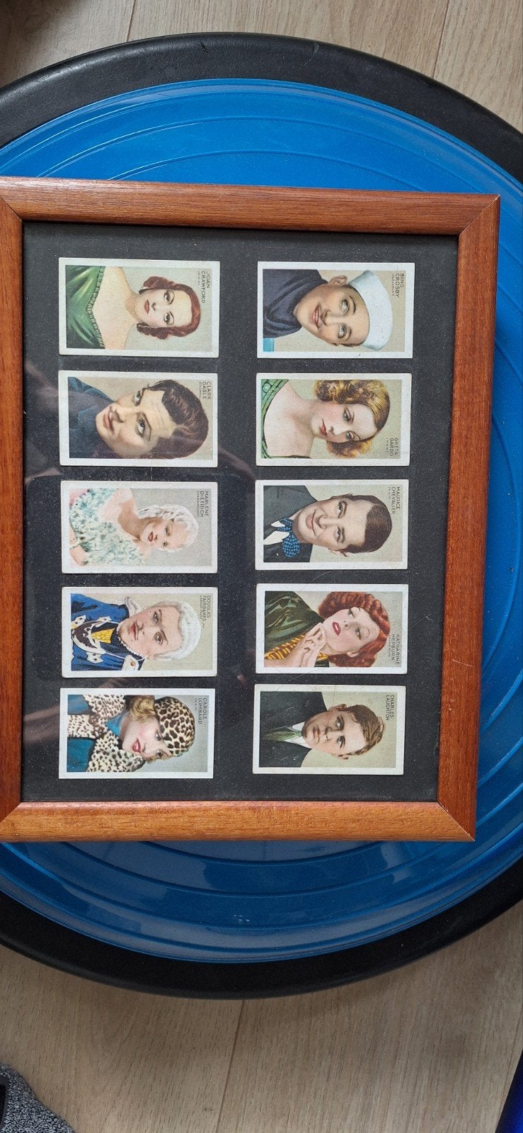 Vintage sigarettenkaartjes Hollywood sterren in lijst, Gebruikt, Ophalen of Verzenden, Voor 1940, Prent