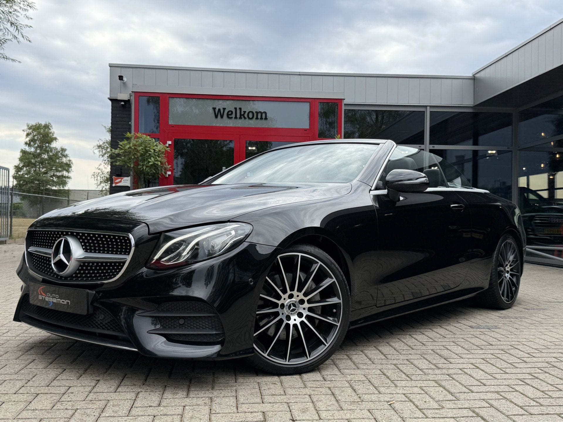 Mercedes-Benz E-Klasse Cabrio 200 AMG *!* LEDER/ NAVI/ 20 IN, Automaat, Dealer onderhouden, Achterwielaandrijving, 4 cilinders