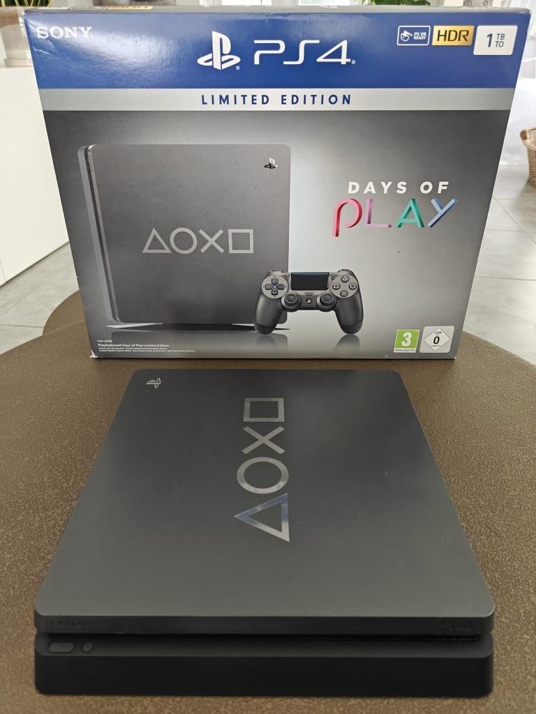 PlayStation 4 1TB - Days of Play Edition, Ophalen of Verzenden, Gebruikt, Controller, PlayStation 4