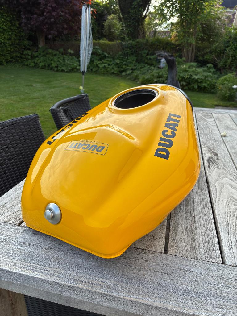 Benzine tank Ducati Supersport 900 SS ie en 750 SS ie, Motoren, Ophalen of Verzenden, Gebruikt