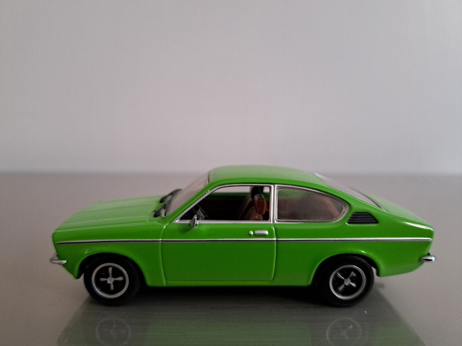 Opel Kadett C Coupe 1973-1979, minichamps 1:43, nieuw, Hobby en Vrije tijd, Modelauto's | 1:43, Ophalen of Verzenden, Nieuw, Auto