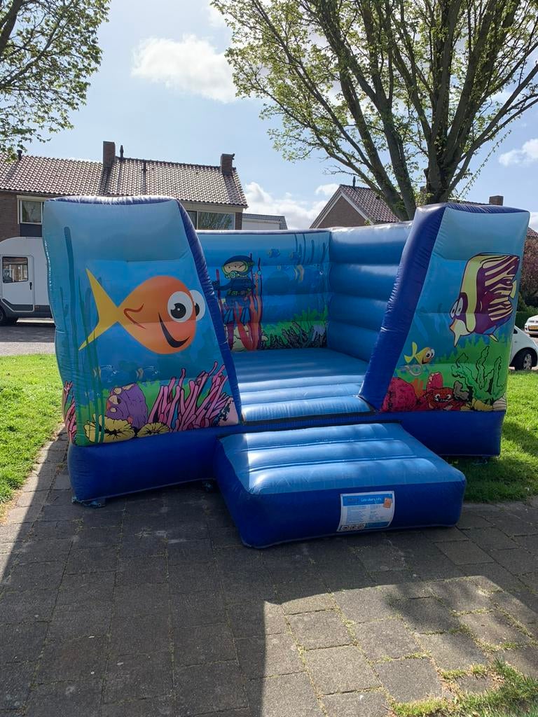 Springkussen huren vanaf 45 euro, Ophalen, Zo goed als nieuw