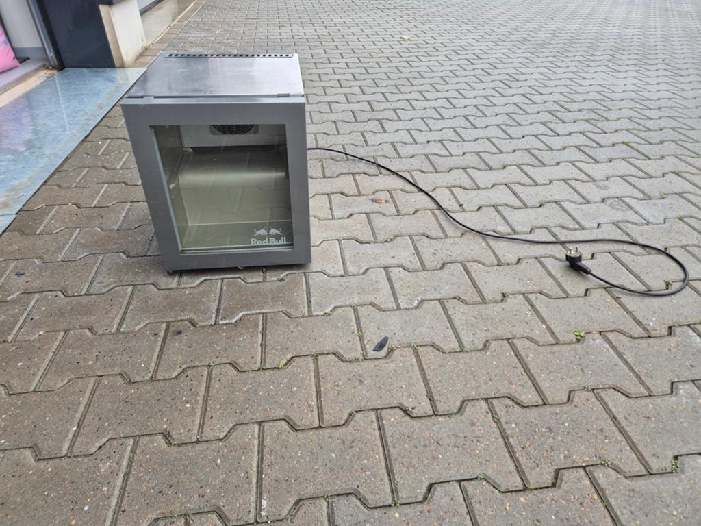 Originele handige Red Bull mini grijze koelkast, Zonder vriesvak, Ophalen of Verzenden, Minder dan 45 cm, Minder dan 85 cm