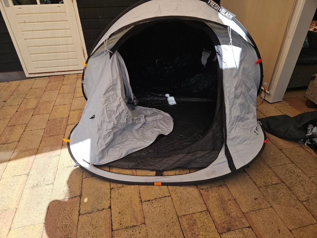 Quechua 2 Seconds Easy II Fresh&Black Pop-up Tent, Caravans en Kamperen, Tenten, Ophalen of Verzenden, Zo goed als nieuw, Tot en met 2