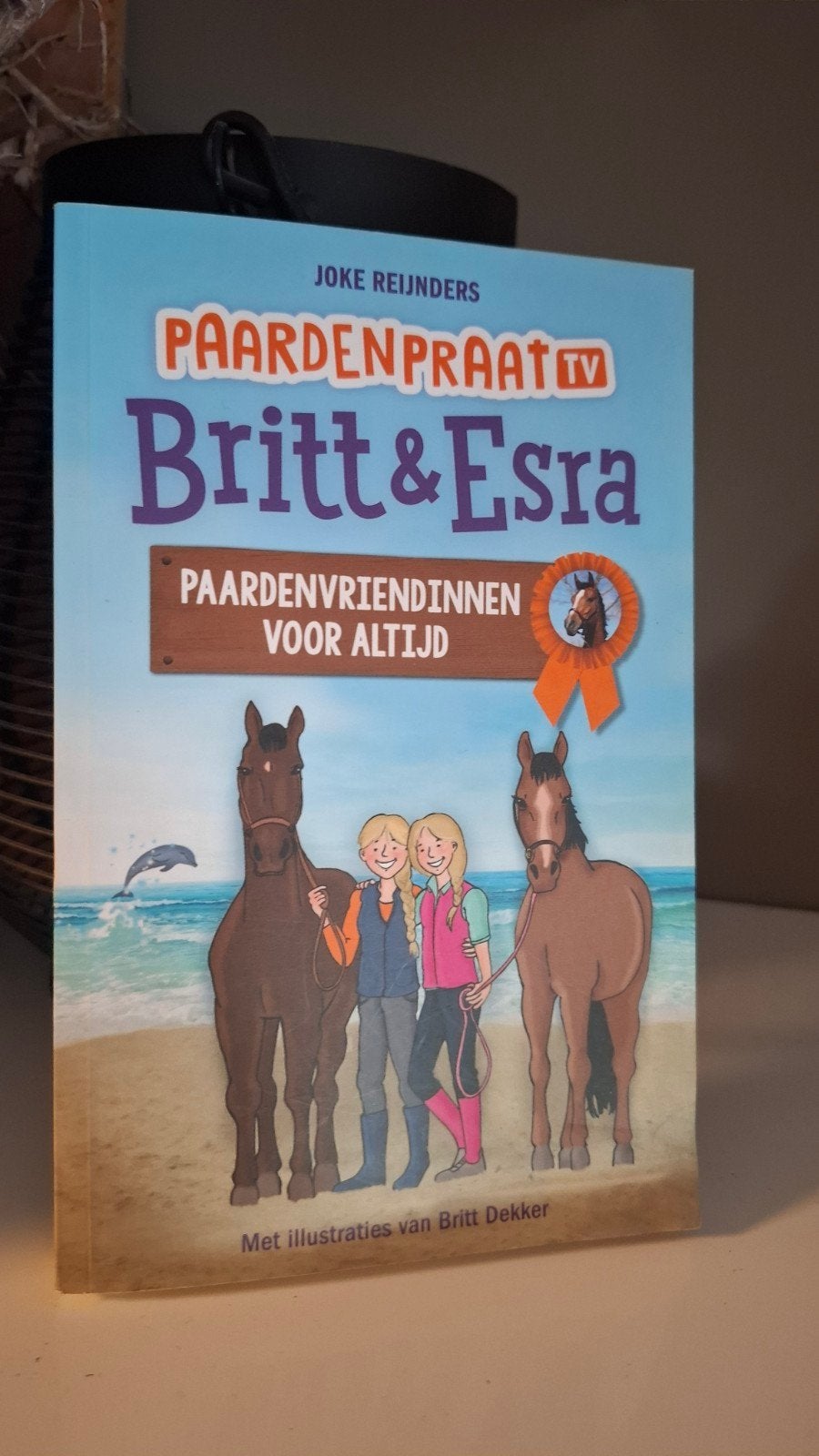 Britt & Esra Paardenvriendinnen Voor Altijd Paardenpraat TV, Ophalen of Verzenden, Zo goed als nieuw