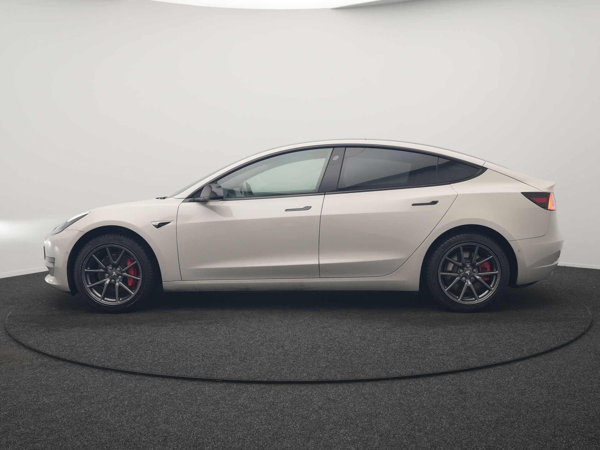 Tesla Model 3 Standard RWD Plus 60 kWh 325pk | Adaptive Crui, Auto's, Tesla, Automaat, Achterwielaandrijving, Gebruikt, Zwart