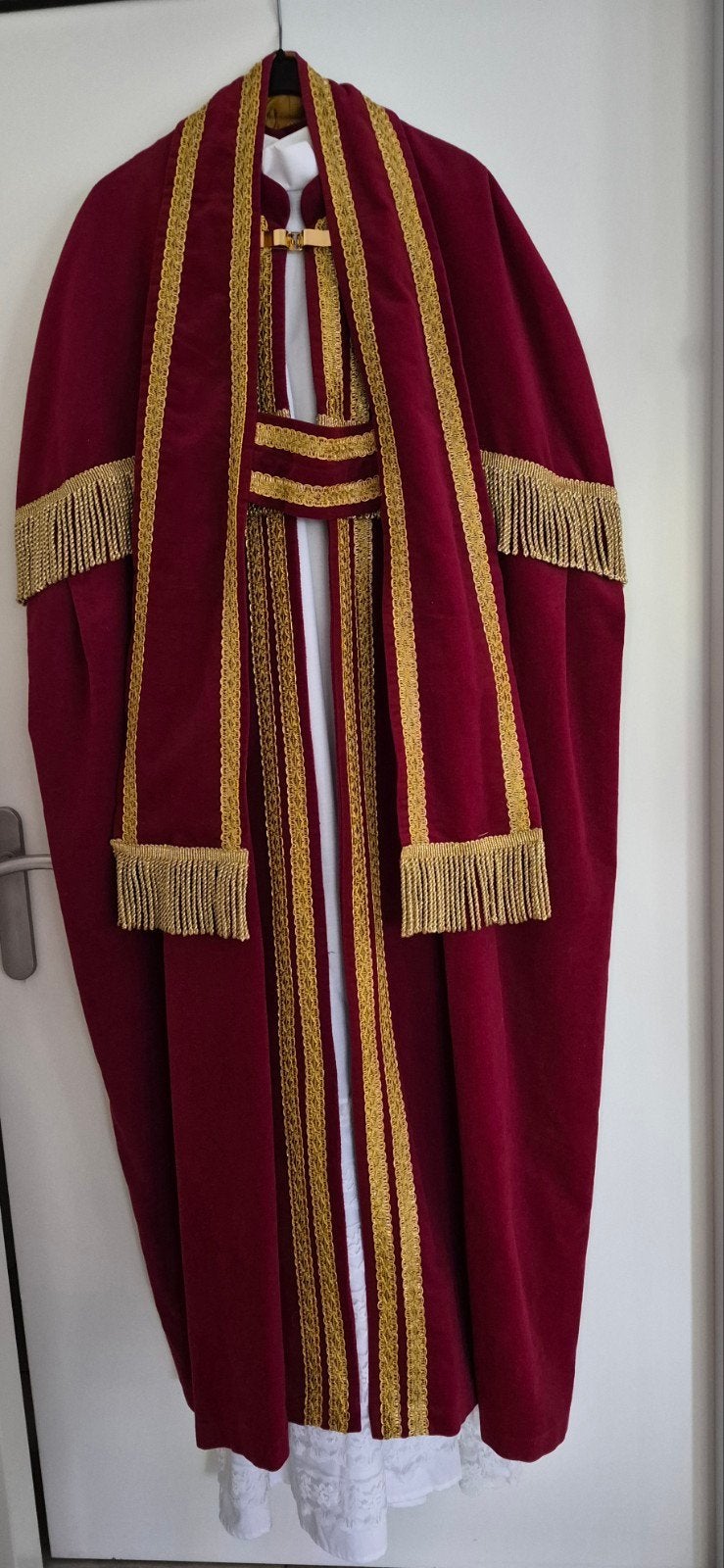 sinterklaaspak xl + 2 volwassen pietenpakken van fluweel., Diversen, Ophalen, Gebruikt