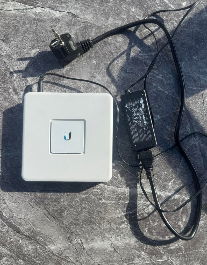 Ubiquiti unifi security gateway (USG), Ophalen, Gebruikt