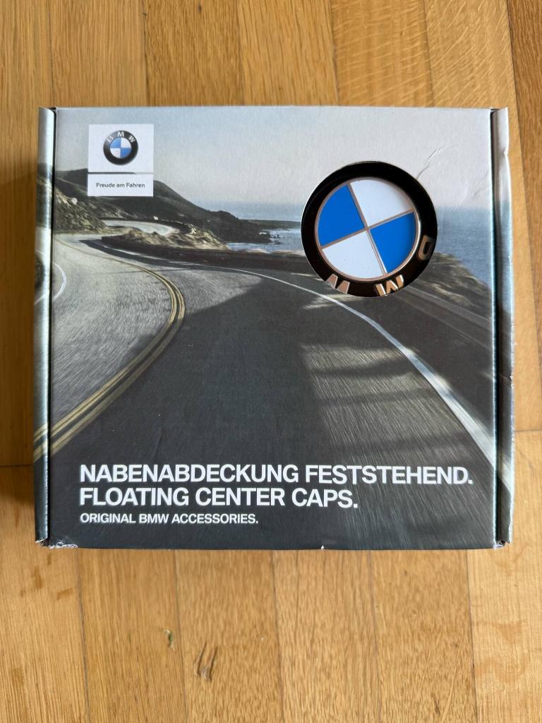 4 stuks 68mm BMW Floating wielnaafdoppen, blauw en wit, Verzenden, Nieuw
