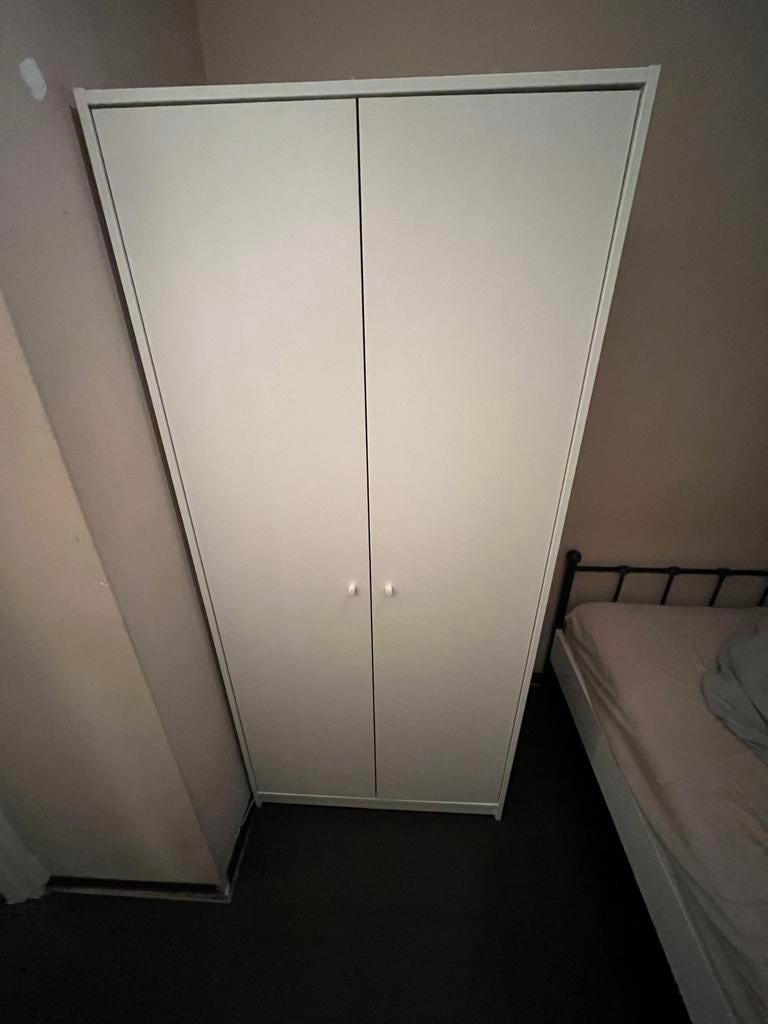 IKEA closet. White color and like brand new. 79x55x176 cm, Huis en Inrichting, Kasten | Roldeurkasten en Archiefkasten, Ophalen of Verzenden