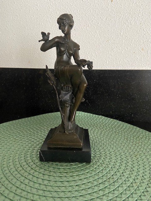 bronzen Art deco beeld vrouw jaren '30 gesigneerd, Art deco, Gemerkt, Ophalen of Verzenden, Brons