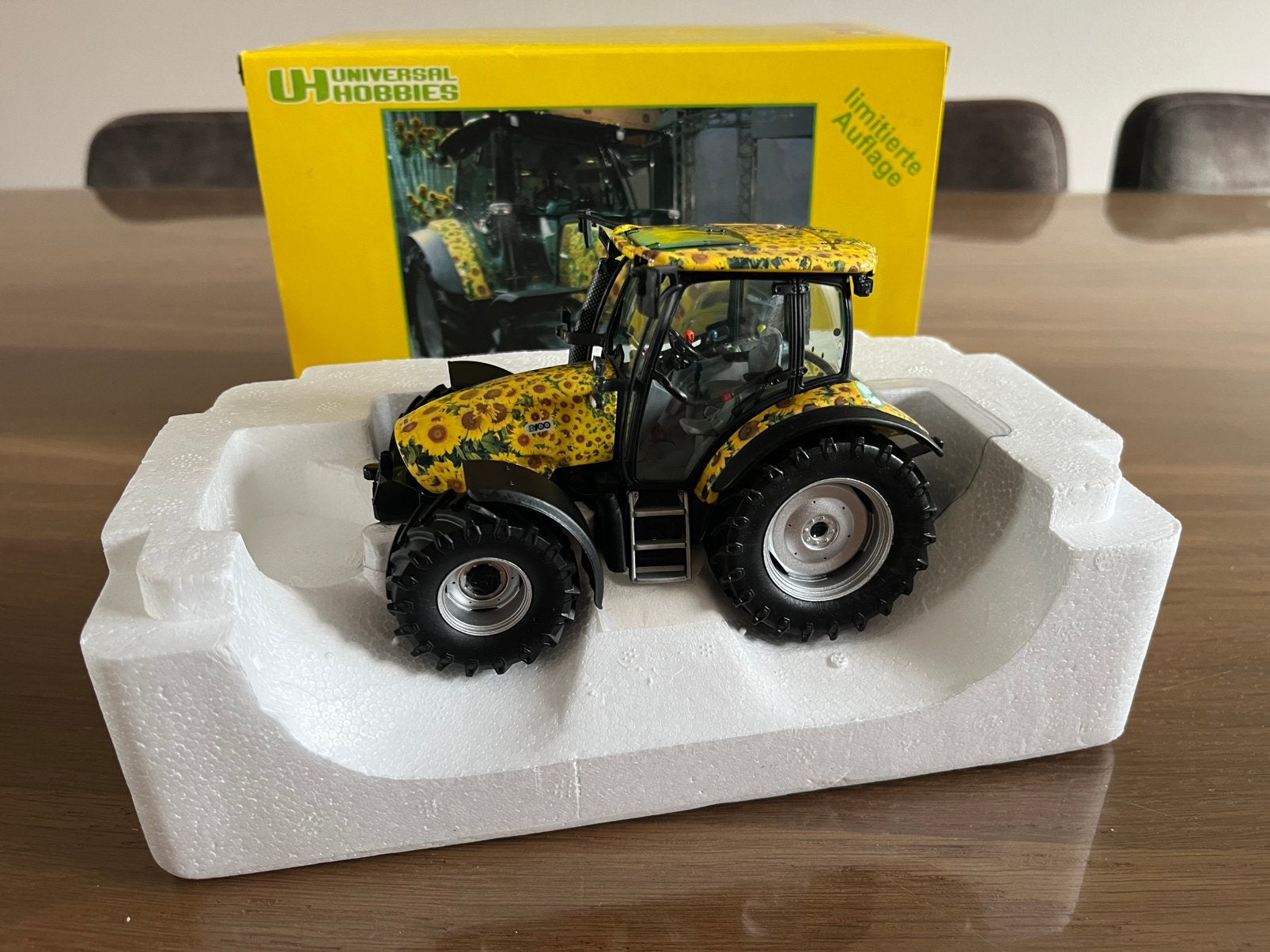 Same Deutz-Fahr B100 trekker Zonnebloem UH 2082, Hobby en Vrije tijd, Modelauto's | 1:32, Ophalen of Verzenden, Nieuw, Tractor of Landbouw