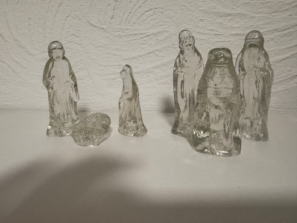 kerstgroep uit glas 6 delig hoogte ongeveer 10 cm, Ophalen of Verzenden, Zo goed als nieuw