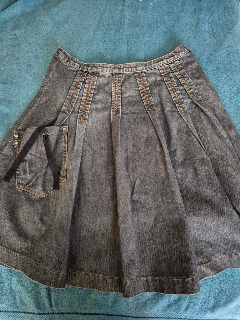 Stoere spijkerrok, 56 cm lang, maat 36, Kleding | Dames, Rokken, Ophalen of Verzenden