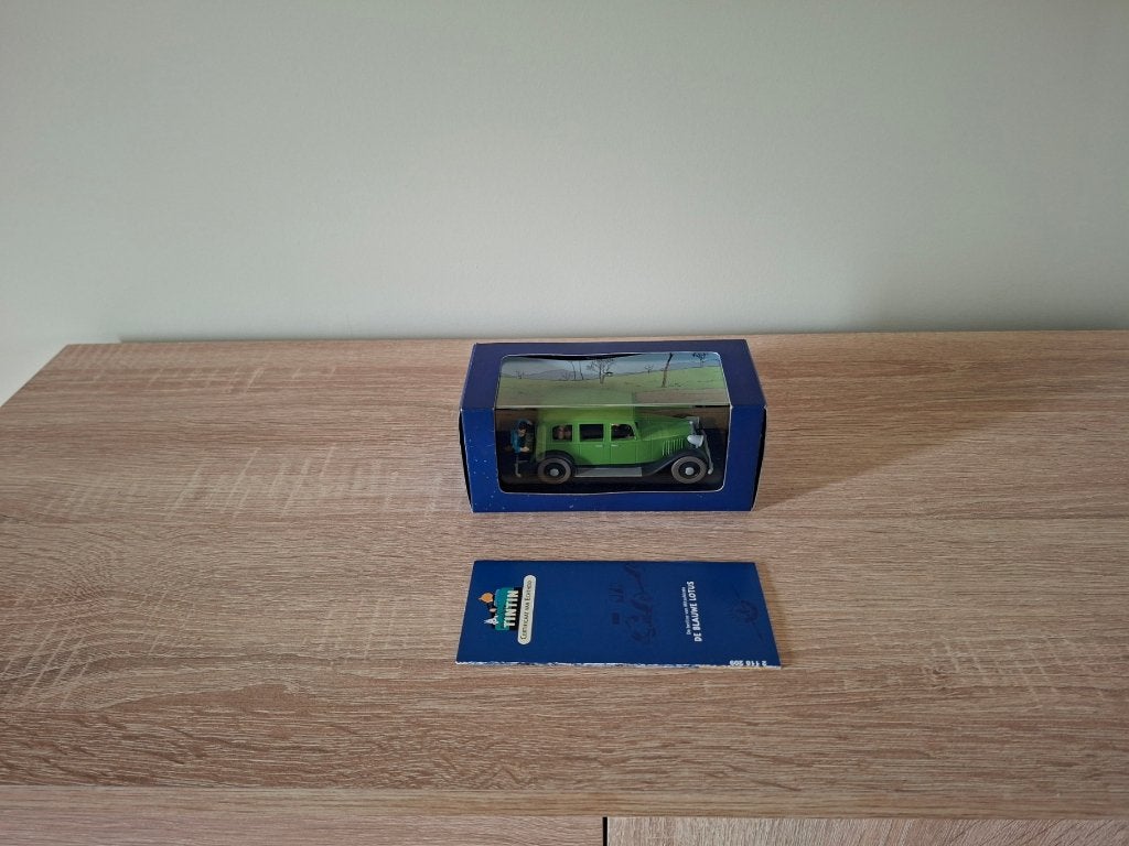 Kuifje auto 009 - Limousine van Mitsuhirato uit Blauwe lotus, Verzamelen, Ophalen of Verzenden, Kuifje, Gebruikt, Beeldje of Figuurtje