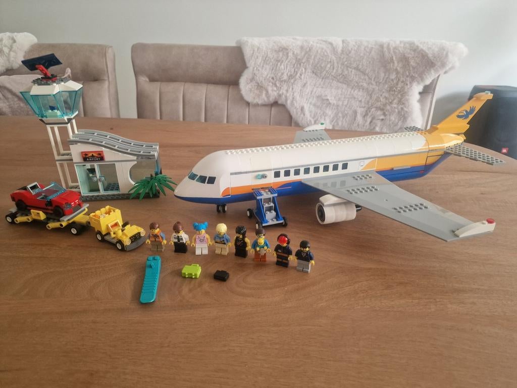 Lego City 60262 Vliegveld, Ophalen of Verzenden, Zo goed als nieuw