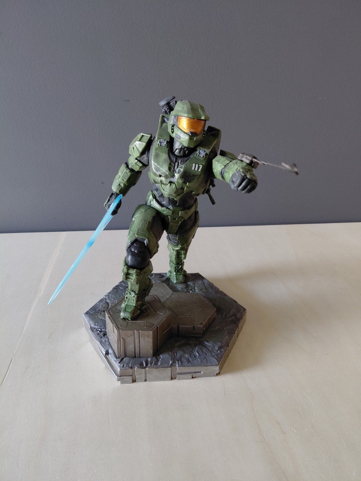Halo Infinite Grappelhook Statue, Ophalen of Verzenden, Zo goed als nieuw