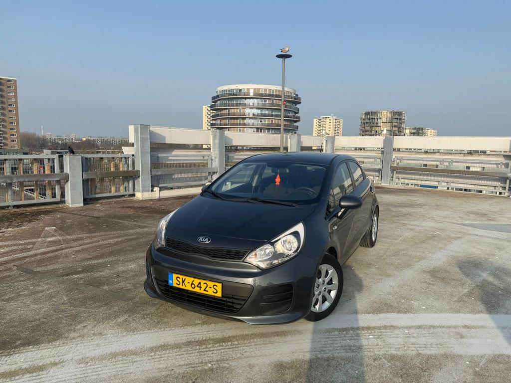 Kia Rio 1.2 I 5DRS 2016 Grijs, Voorwielaandrijving, Euro 5, 40 €/maand, Zwart
