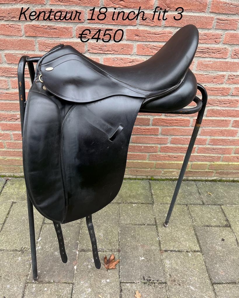 Kentaur 18 inch fit 3 dressuurzadel, Dieren en Toebehoren, Paarden en Pony's | Zadels, Dressuur, ., Ophalen of Verzenden, Zo goed als nieuw