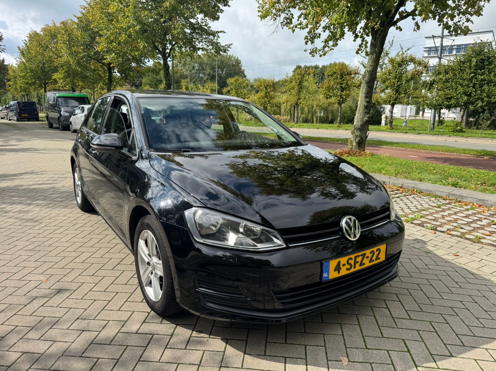Volkswagen Golf 1.2 TSI 2013 Zwart met nap, Auto's, Voorwielaandrijving, Stof, 4 cilinders, 610 kg