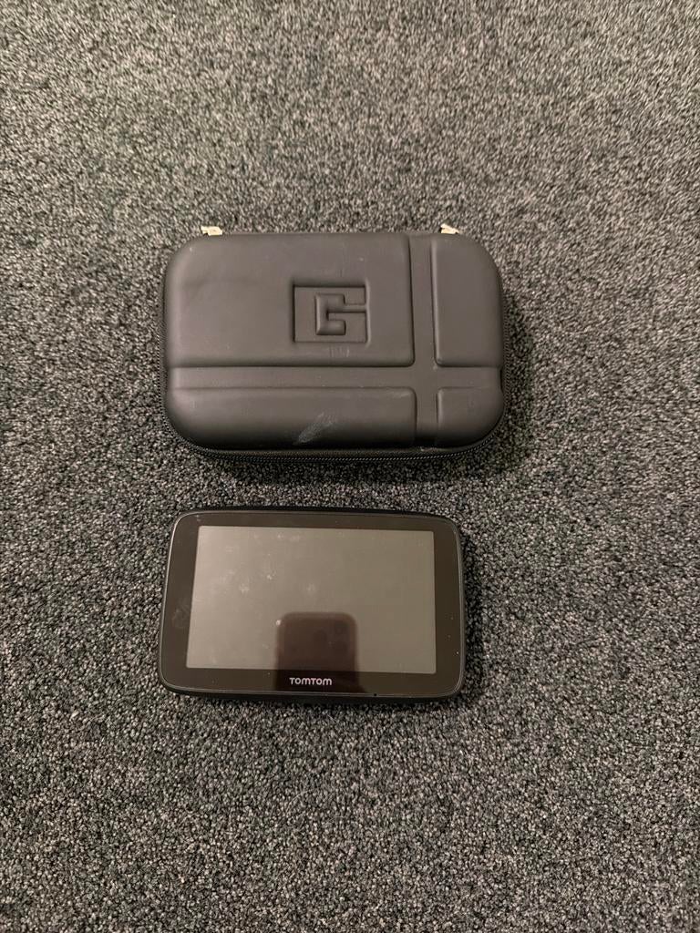 TomTom navigatiesysteem met hoes en accessoires, Ophalen of Verzenden, Gebruikt