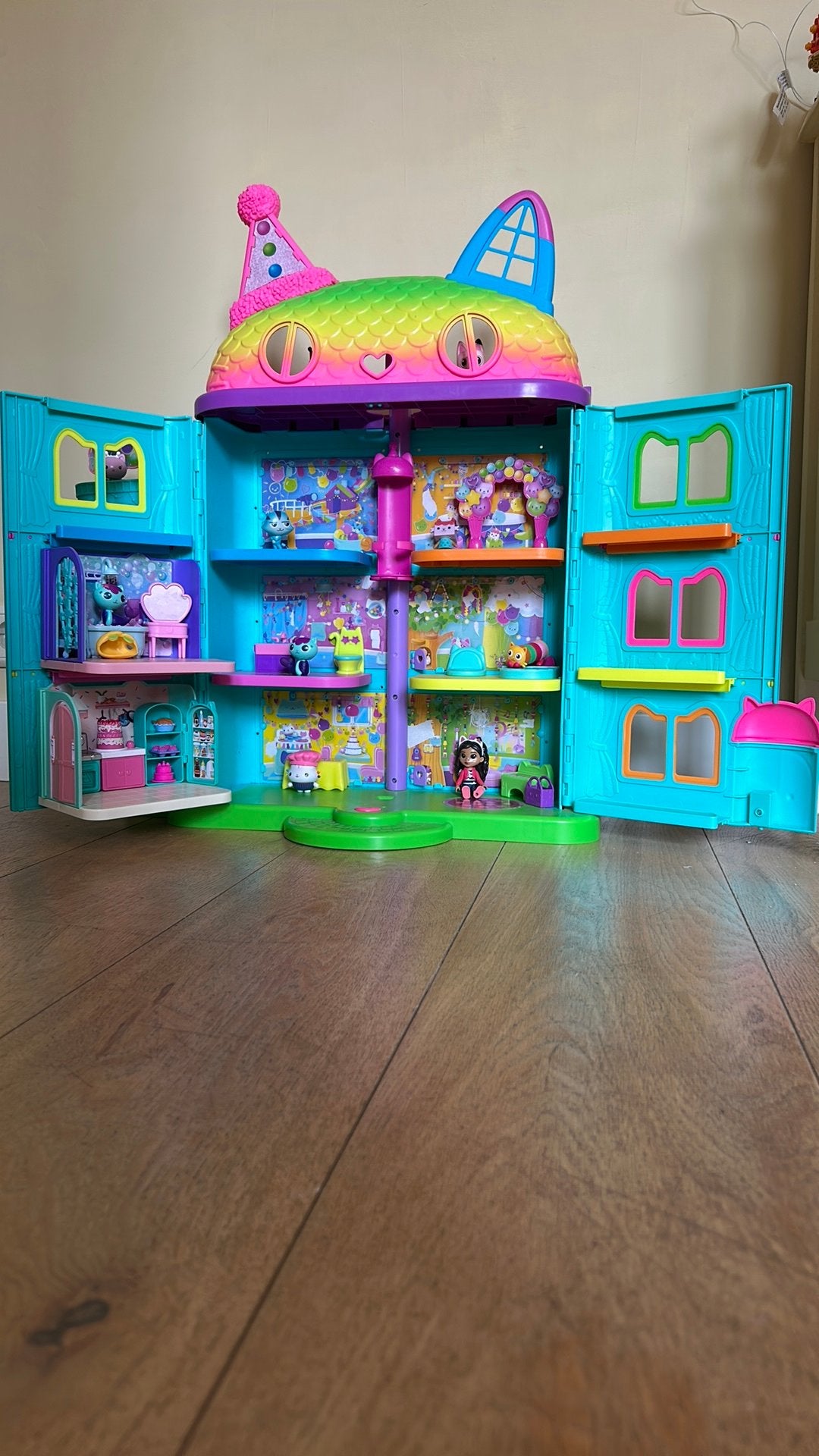 Gabby dollhouse incl badkamer en keuken en andere extra’s, Ophalen, Zo goed als nieuw, Toebehoren