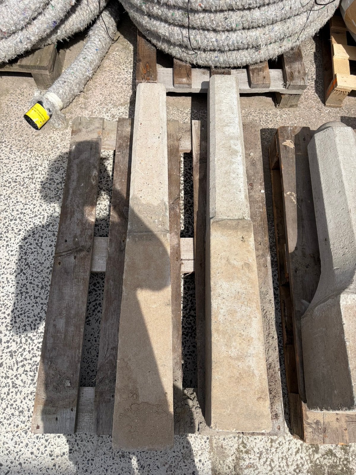 Anti parkeerpaal beton, Ophalen of Verzenden, Gebruikt, Minder dan 180 cm, Palen