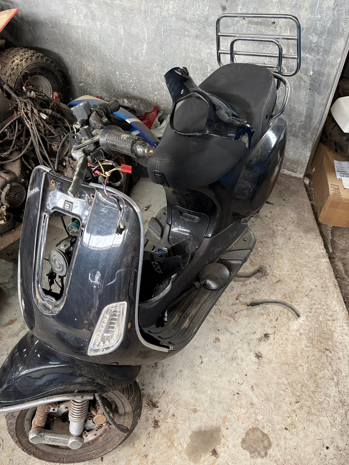 Vespa LX50 voor onderdelen, Ophalen, Zo goed als nieuw, Benzine, Vespa LX