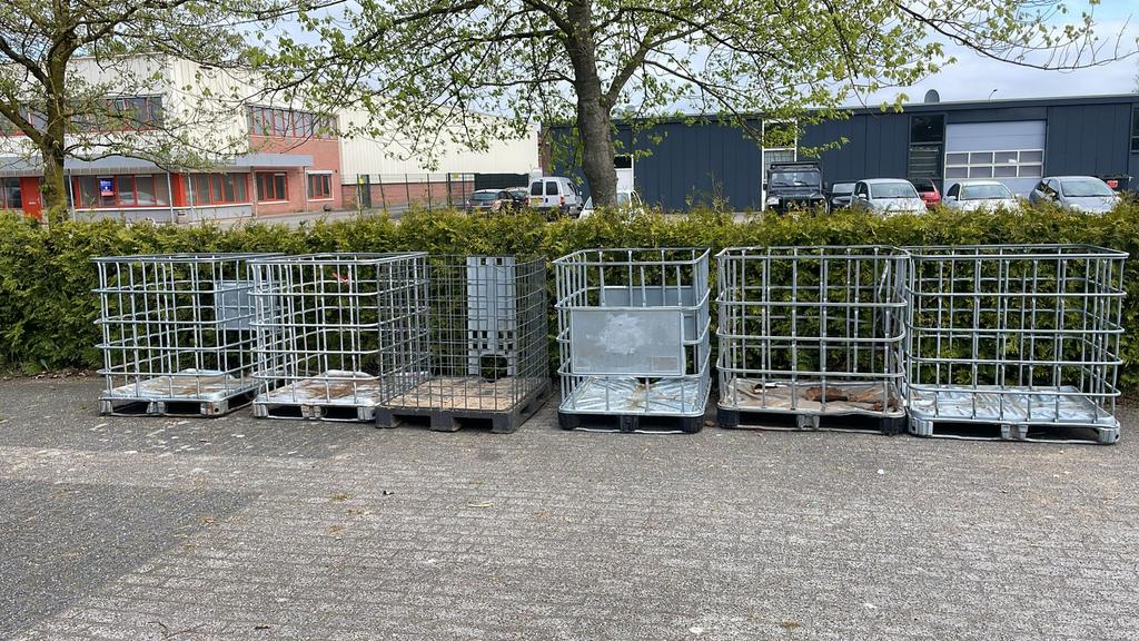 Tekoop 9 ibc bakken, Ophalen, 100 cm of meer, 60 cm of meer, Zo goed als nieuw