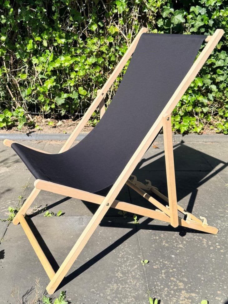 Strandstoel hout met zwart doek, Tuin en Terras, Ophalen, Zo goed als nieuw, Hout, Verstelbaar