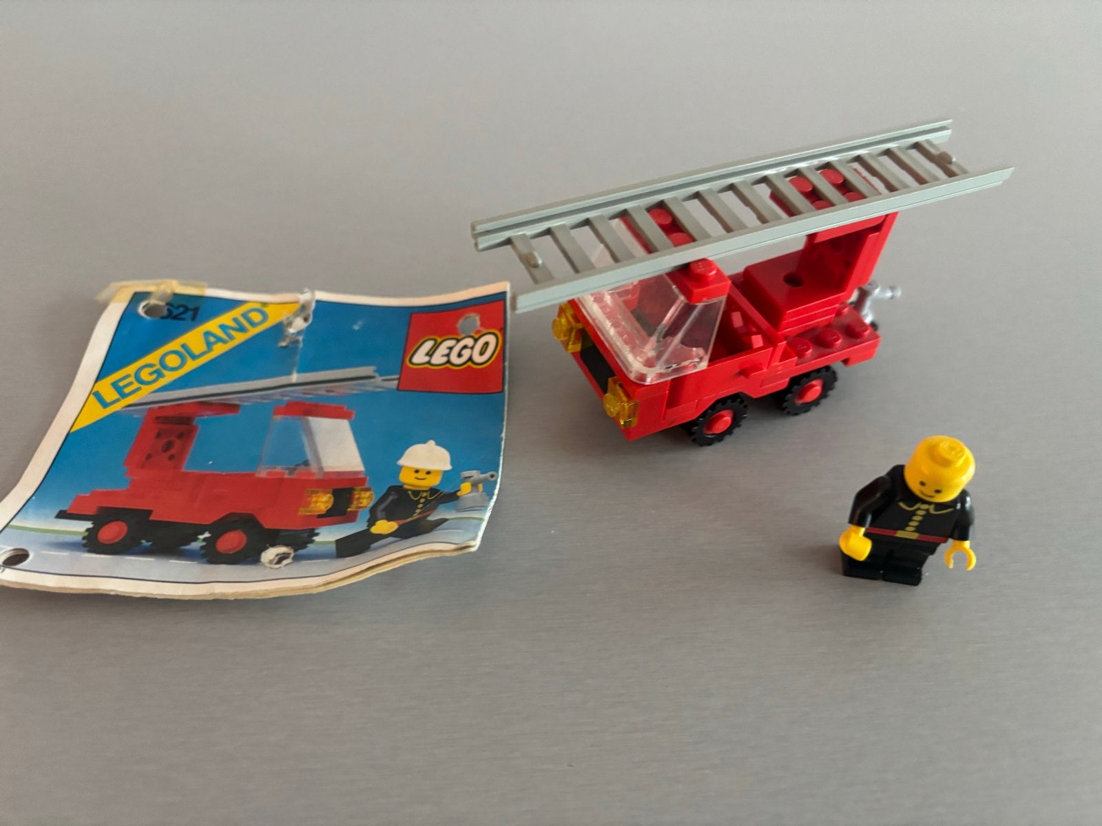 Vintage LEGO Legoland Brandweerwagen 621 met minifiguur, Gebruikt, Lego, Ophalen of Verzenden, Compleet