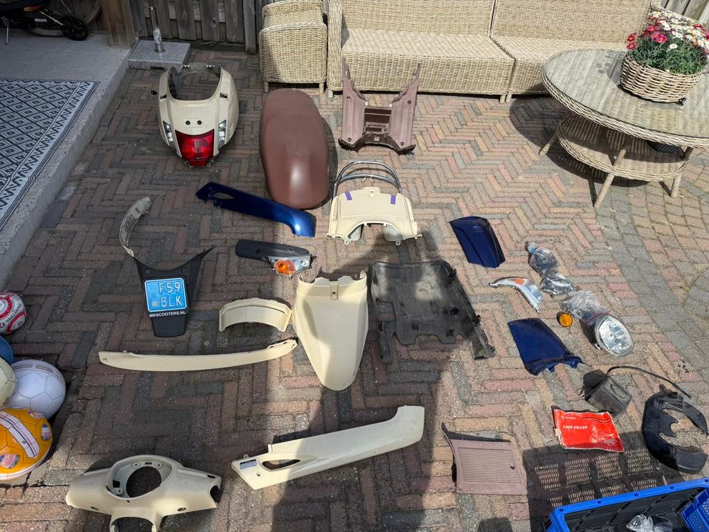 Kymco like 50 wordt in onderdelen verkocht, Fietsen en Brommers, Scooters | Kymco, Ophalen, Gebruikt, 49 cc, Like